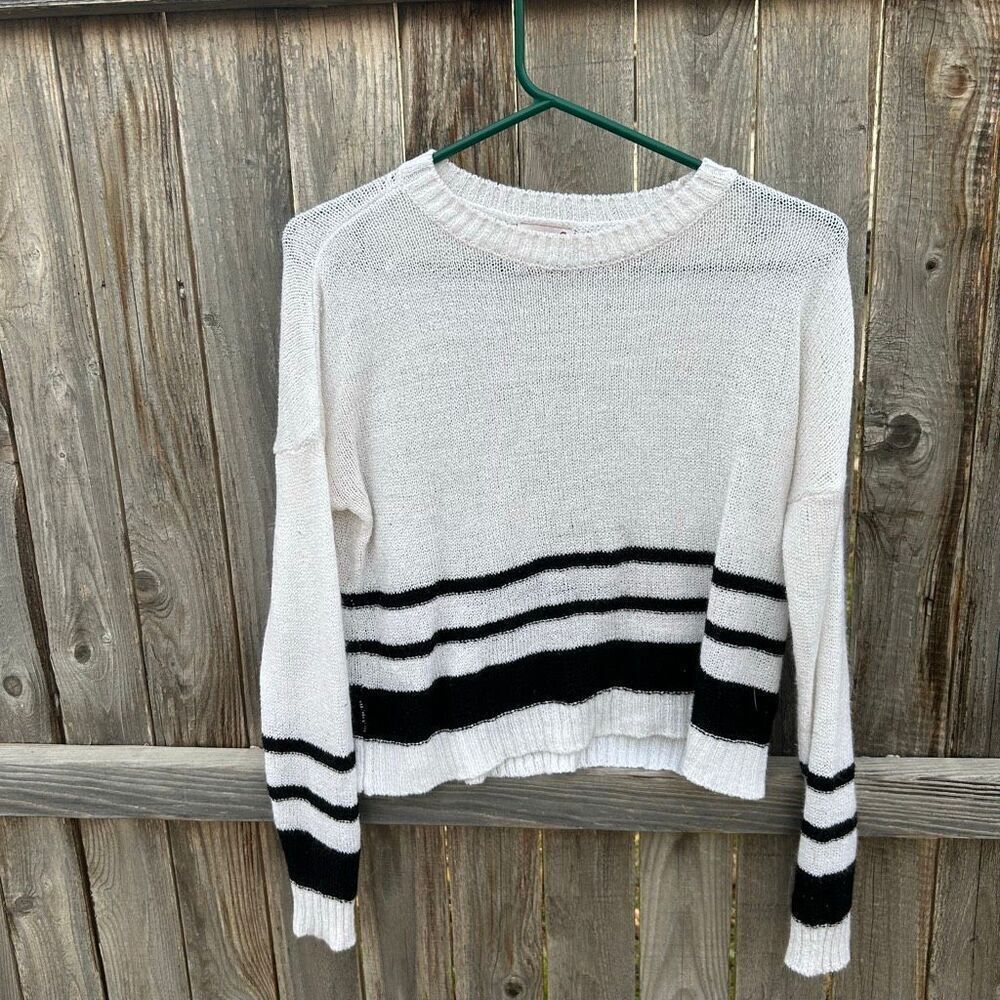 SO sweater long sleeve size xs
